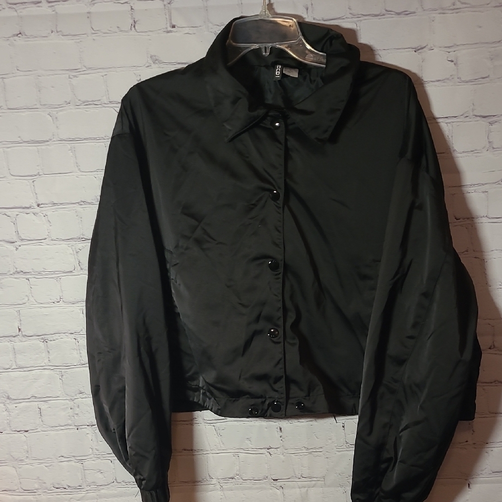 H&M Divided Black Size Large Cropped Jacket Snap Front Collared Costume